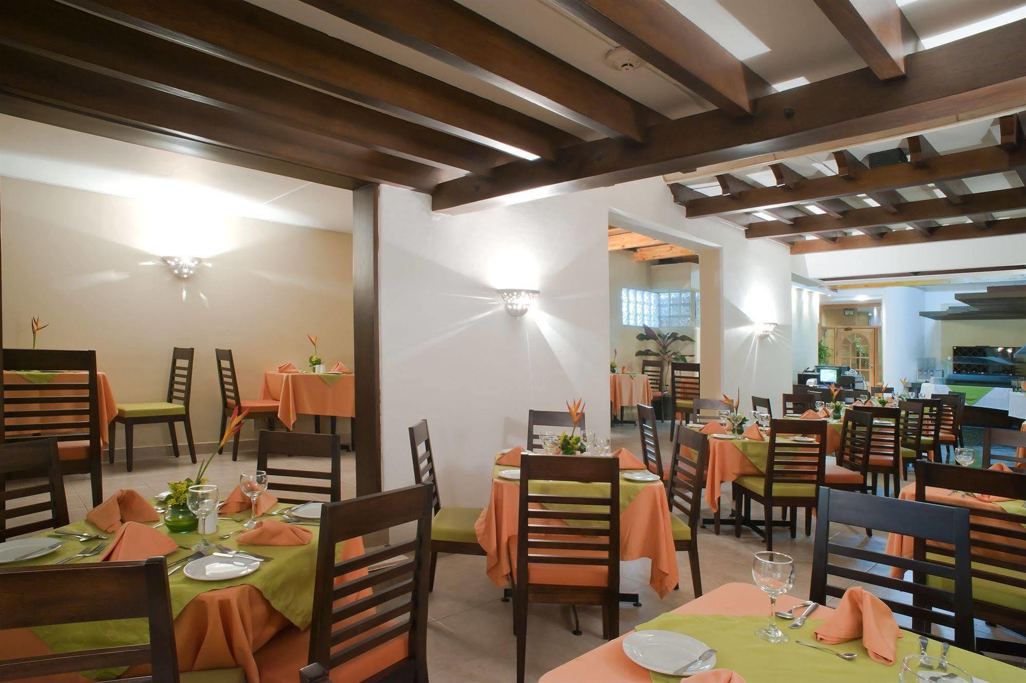Hotel Dann Norte Bogotá Restaurant foto